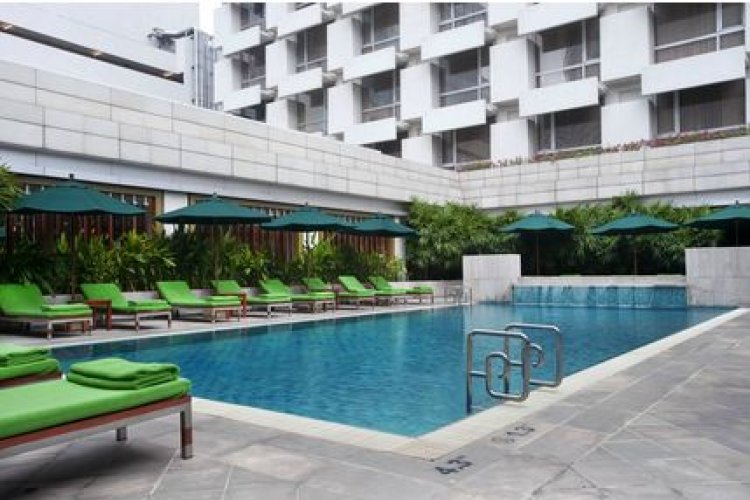 Holiday Inn Bangkok Ploenchit Bangkok Get Prices For The Stunning Holiday Inn Bangkok Ploenchit